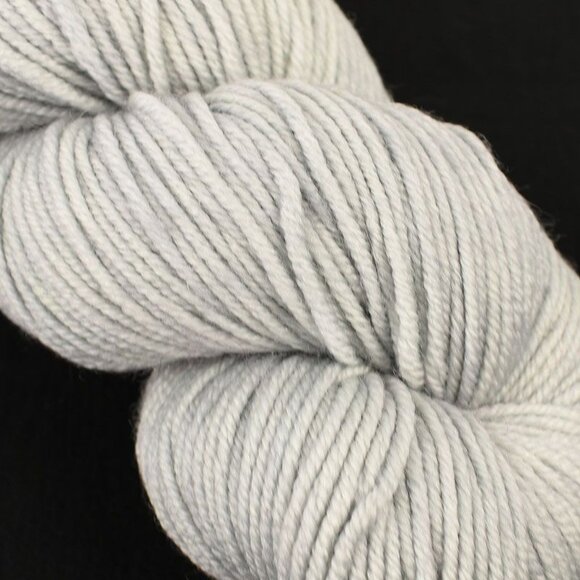 Dyed By Delz Twist DK Yarn SW Merino Wool Hand Dyed LX's Snowfield - Picture 2 of 3